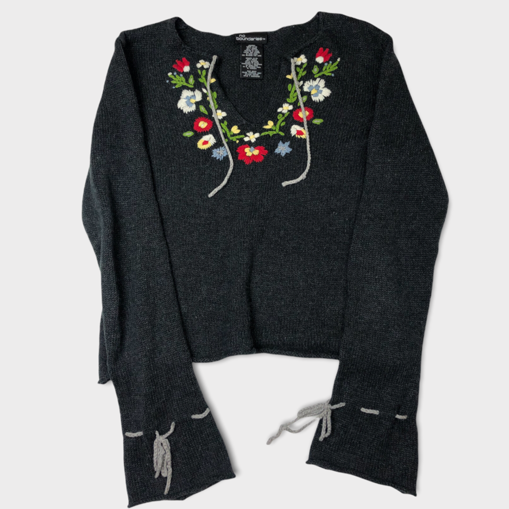 No Boundaries Black Knit Floral Embroidered Bell Sleeve Top Women’s Size Large